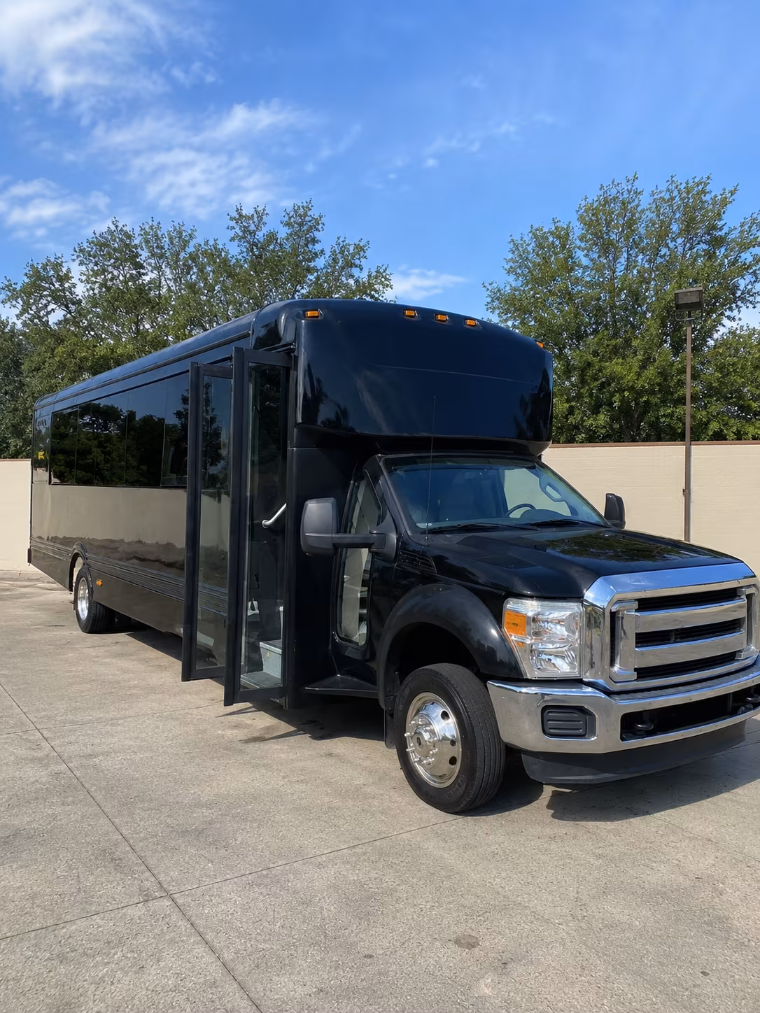rancho cucamonga 20 passenger party bus